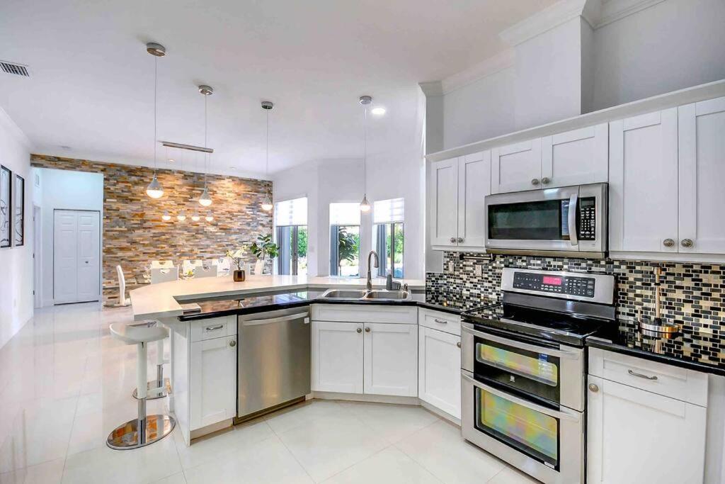 Miami 5Br Villa W Heated Pool, Games & Bbq L01 Катлер-Бей Экстерьер фото