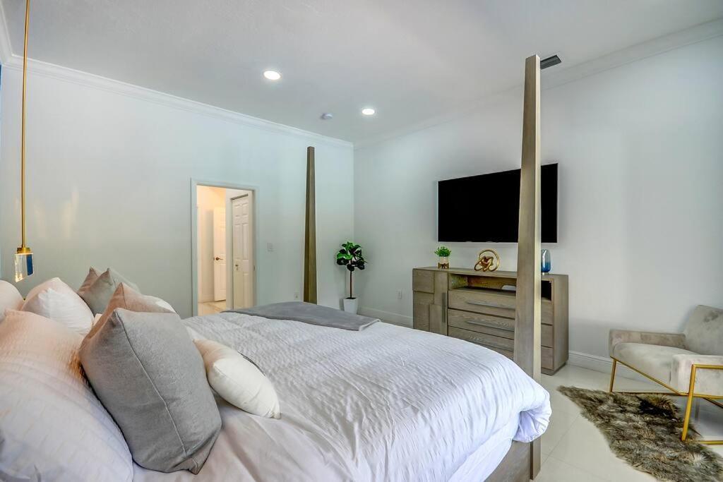 Miami 5Br Villa W Heated Pool, Games & Bbq L01 Катлер-Бей Экстерьер фото